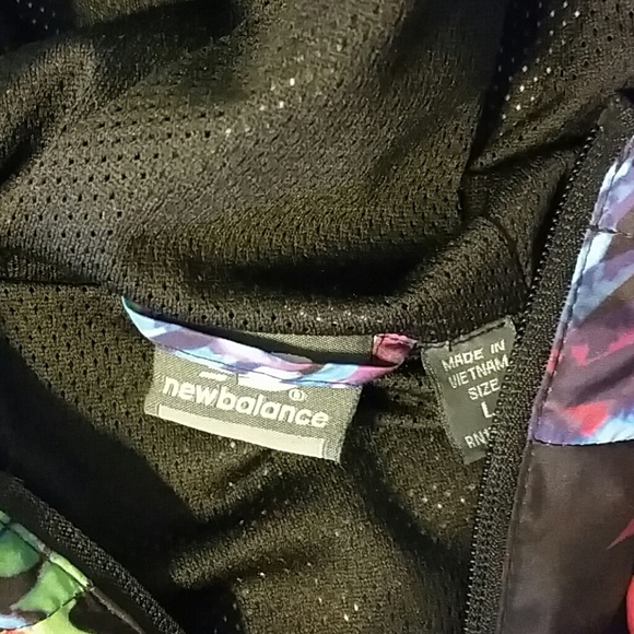 NEW BALANCE LIGHTWEIGHT ACTIVE JACKET - Picture 7 of 8